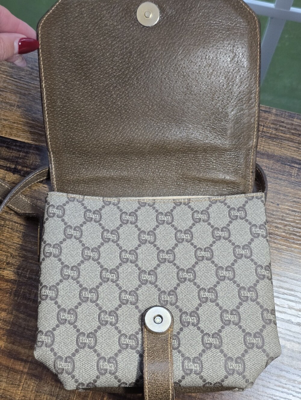 Vintage Gucci Plus GG Crossbody Flap Bag - Picture 7 of 16